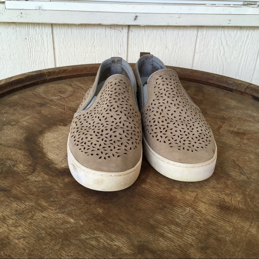 Vionic size 9 laser cut slip ons